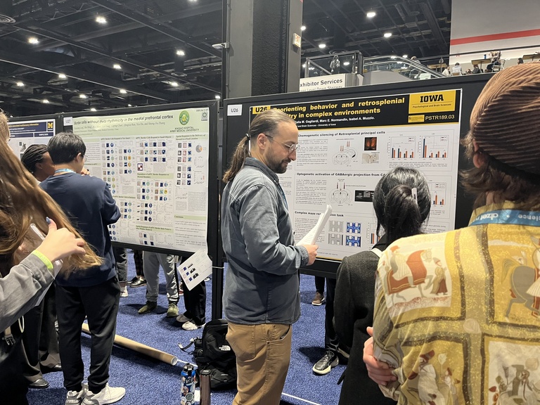 Pedro Ogallar at SFN 2024 (Chicago)